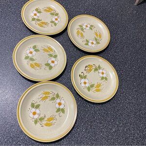 Vintage stoneware 7.75“ salad plate, Prairie flowers Hearthside garden festival